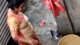 Rekaman Tersembunyi Bibi Bangladesh Mandi Telanjang