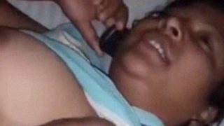Video Panas: Pelacur India Bertelanjang Dada Menelepon Saat Adegan Ranjang
