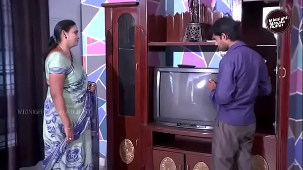 Goyangan Mesra Bibi Desi Dengan Tukang Kabel