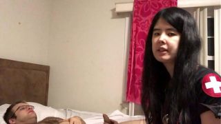 Alexandria Wu Beraksi Sebagai Dokter Seksi Asia Di Ruang Gawat Darurat