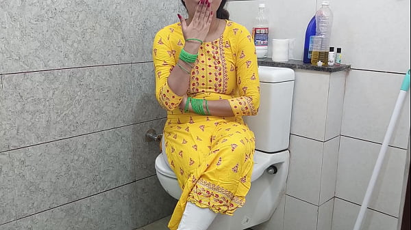 Ibu Tiri India Yang Nakal Menggoda Anak Tirinya Di Kamar Mandi Dengan Suara Hindi Yang Menggoda