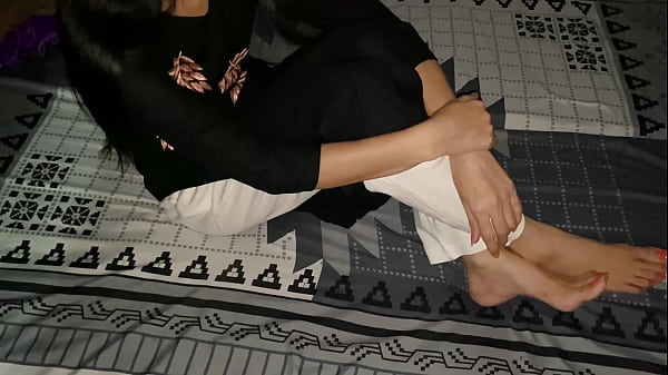 Bibir Montok Tante Goyang Pantat Besar, Aku Dihajatinya Semalaman!