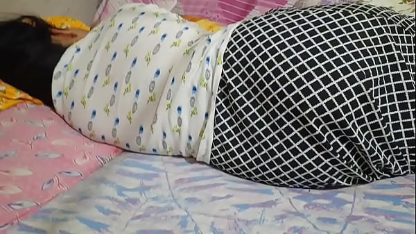 Nyonya Rumah Tangga Desi Nikmati Bercinta