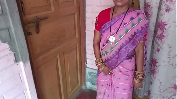 सासु माँ घर आई तो बहू ने उसे पटाकर चोदा, देसी हिंदी चुदाई का मज़ा लिया