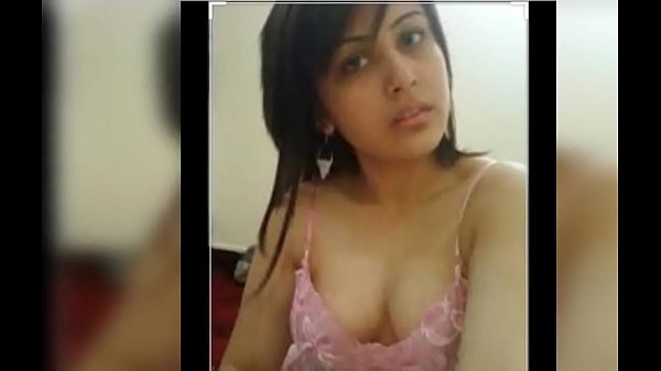 Neha Digilir Keras Oleh Sopir – Cerita Panas Dengan Audio Hindi