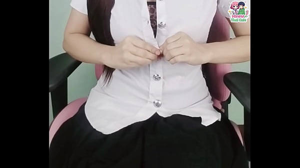 สาวนักศึกษาสุดเซ็กซี่โชว์เร้าใจบนโต๊ะคอม ใช้จู๋ปอมใหญ่โชว์เสี่ยวจัดเต็ม