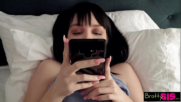 “ini Kontolmu?” Adik Tiri Ngentot Setelah Lihat Foto Kontol Kakak Tirinya S13:e6