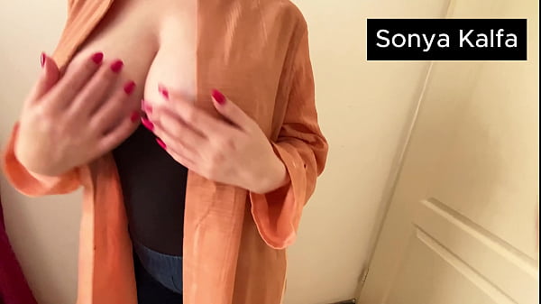 Ibu Tiri Arab Digoyang Kencang Sampai Meringkuk