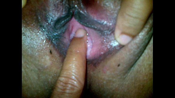 Mami Indonesia Bokong Besar Dan Memek Basah Ditusuk Empat Jari Dihardfuck