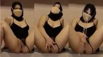 Tante Berjilbab Muncrat Deras Bak Air Mancur