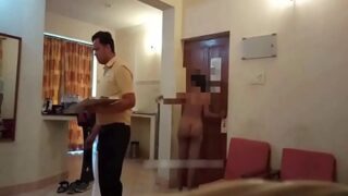 Tante Tamil Berani Telanjang Bulat Di Depan Pelayan