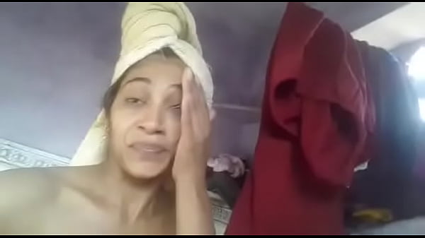 Gadis Desi Pamer Tubuh Seksi