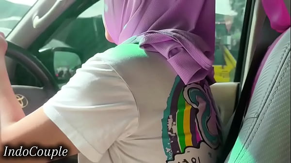 Istri Berhijab Di Jakarta Terekam Video Mesum Saat Nyetir Dan Ngentot Dengan Kekasihnya