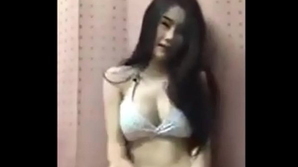 Cewek Asia Goyang Hot Di Live Streaming Facebook