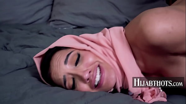 Panggilan Mesum Arab Chloe Amour Untuk Ngewe Dari Belakang