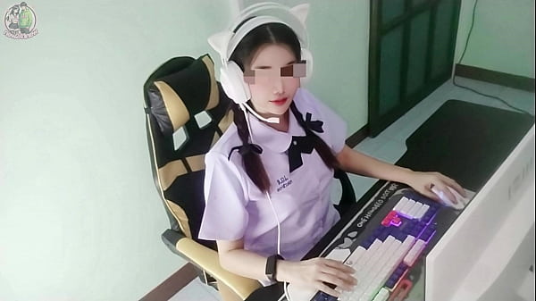 สาวนักศึกษาโดนรุ่นพี่ลากไปเย็ดหน้ากล้อง ร้องครวญครางดังลั่นห้อง