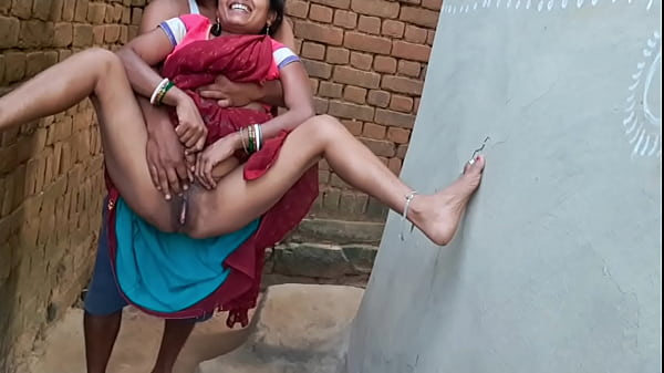Perempuan Desa India Dengan Kemaluan Besar