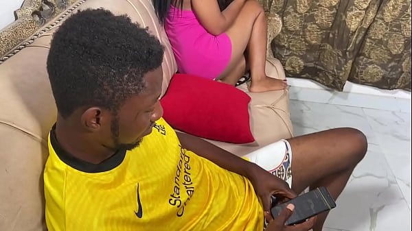 Kakak Tiriku Menyebutku Ahli Bor Memek Usai Pengalaman Bercinta Yang Mengguncang