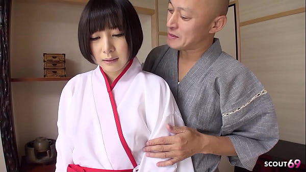 Guru Jepang Tancapkan Penisnya Di Pantat Murid Remaja, Tumpahkan Sperma Panas Di Dalamnya