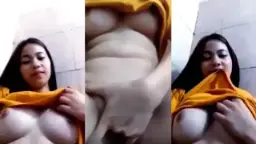 Gadis Muda Montok Payudara Bulat Menggairahkan Masturbasi