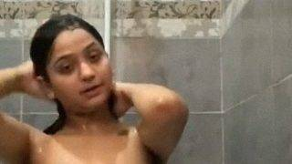 Gadis Pakistan Abg Mandi, Video Selfie-nya Bocor Bikin Panas