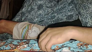 Mama Tiri Gue Malem Ini Kasih Nikmat Gila, Gue Colokin Dua Jari Ke Memeknya Sampe Becek Keluar