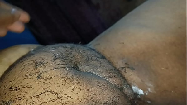 Malam Panas Suami Cukur Bulu Kemaluan Istri Desi Yang Menggairahkan
