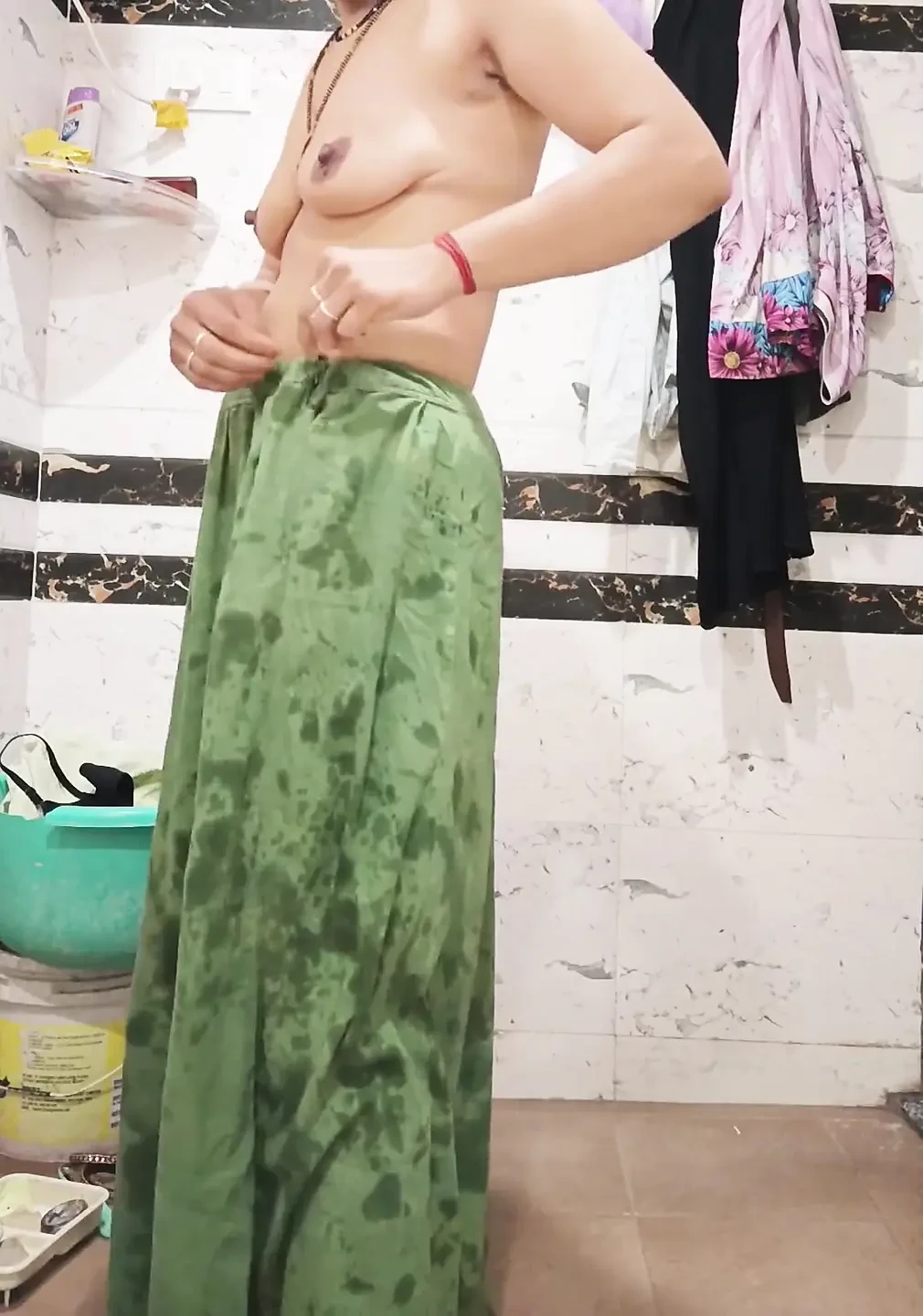 Priya Bhabi Big Pusssy Hair Show