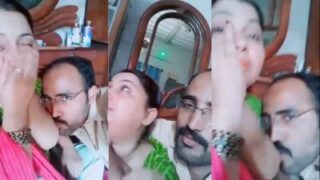 Mesum, Dia Hisap Tetek Bhabhi Sendiri Sambil Ciumin Bibirnya