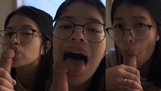 Sepongan Cewek Abg Cantik Pake Kacamata, Bikin Ngaceng Abis.