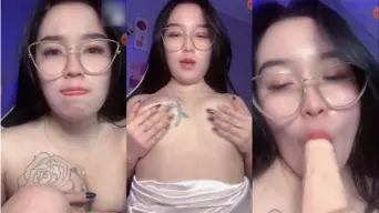 Tuan Kacamata Mesum Pengen Ngecap Kontolmu