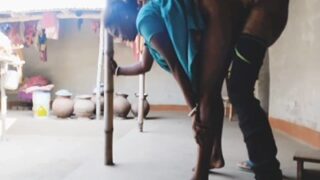 Video Mesum Lokal Suami Ngentot Istri Sambil Berdiri