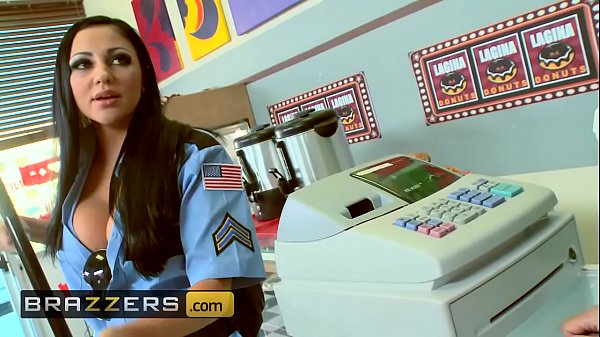 Seragam Ketat, Tits Gede Banget! (audrey Bitoni, Honey White, Johnny Sins) – Boston Cream – Brazzers