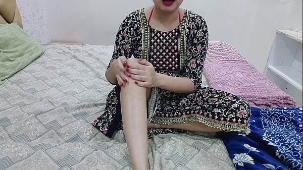Malam Itu, Kakak Tiriku Sendirian Di Kamar, Aku Pun Masuk Dan Mulai Meraba-raba Tubuh Dan Memijat Memekku Di Depan Matanya.