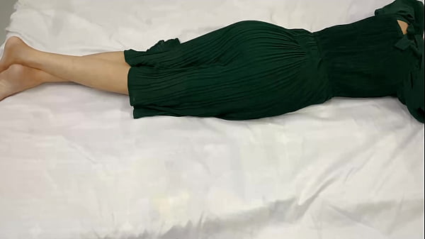 Stepiku Yang Baru 18 Tahun Sendirian Di Kamar, Aku Masuk Dan Ngewe Dia Habis-habisan Di Malam Hari.