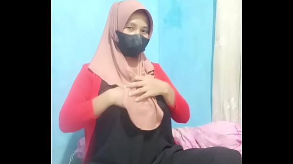 Gadis Berjilbab Ngentot Pakai Dildo Sampai Crot Keluar