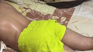 Mertua Sange Dengan Pantat Gede Bantu Mantu, Pijat Berujung Crot.