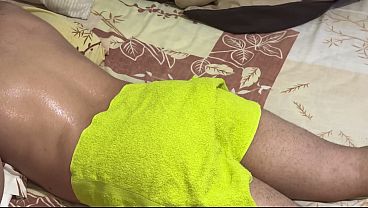 Mertua Sange Dengan Pantat Gede Bantu Mantu, Pijat Berujung Crot.