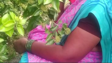 Bhabhi India Dicocol Di Kebun Desa, Suara Nafas Basah Bikin Tetangga Panas.