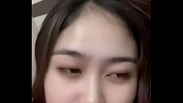 Cewek Indonesia Live, Goyang Sambil Nyium Bibir Basah Bikin Keluar Keringet.