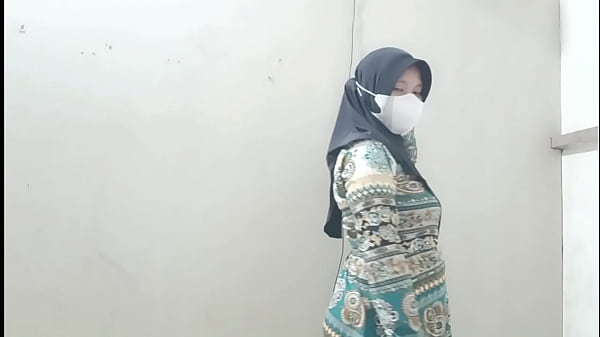 Ngentot Bininya Tetangga Pas Suaminya Cabut Kerja