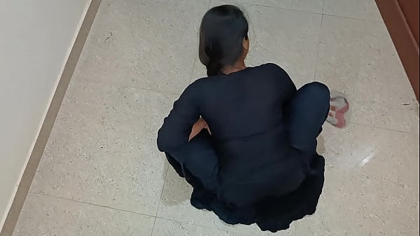 Cewek Pembantu Desi India Lagi Digenjot Sama Majikan, Suara Hindi Jelas Banget, Crot Di Dalem.