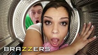 Tontotan Ngehe, Cewek-cewek Macet Situasi Maksa, Akhirnya Ngentot Liar Bareng Bintang Brazzers Paling Hot!