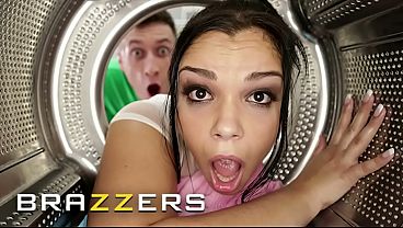 Tontotan Ngehe, Cewek-cewek Macet Situasi Maksa, Akhirnya Ngentot Liar Bareng Bintang Brazzers Paling Hot!