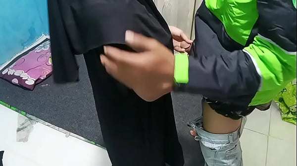 Prank Ajak Ojol Ngentot, Bikin Si Abang Tegang.