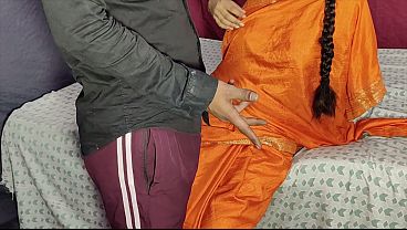 Dever Ne Desi Bhabhi Ki Chut Ki Pyaas Bujhai, Bas Pani Nikal Gaya.