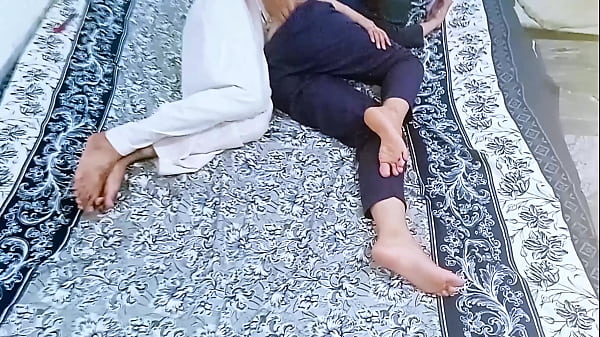 Desi Lugu Polos Manis Ngewe Pertama Kali Di Kampung, Crot Dalem