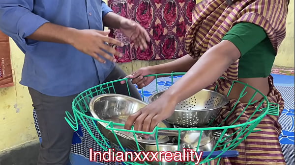 Cerita Panas Keluarga Tiri India Paling Hot, Suara Hindi Jelas Bikin Makin Bernafsu