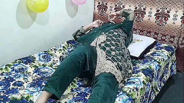 Seorang Bini Orang India Panggil Bocah Muda, Lalu Digebukin Di Ranjang Dengan Suara Hindi Panas.