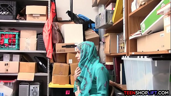 Remaja Arab Ketahuan Nyolong, Digebuk Dan Digenjot Sama Satpam